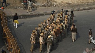 Farmers' Protest LIVE Updates | Holding no informal talks, barricading local admin issue: Agriculture Minister