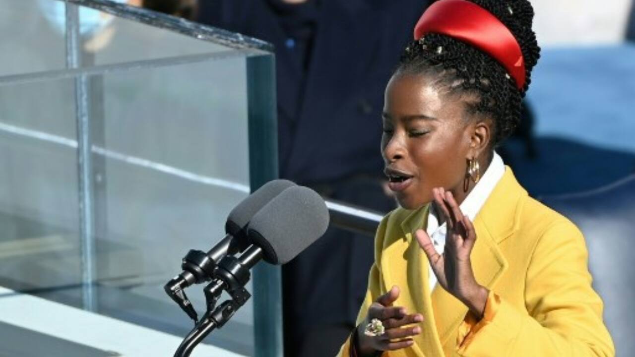 National youth poet laureate Amanda Gorman recites during the inauguration of Joe Biden as the 46th US President on January 20, 2021, at the US Capitol in Washington, DC. (PC-AFP)
