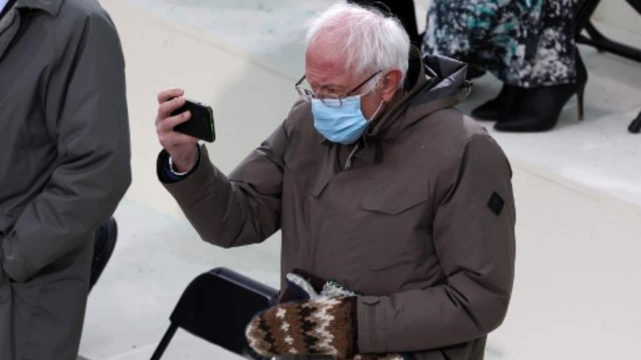 Sen. Bernie Sanders (I-VT) arrives at the inauguration of US President-elect Joe Biden on the West Front of the US Capitol on January 20, 2021 in Washington, DC. During today's inauguration ceremony Joe Biden becomes the 46th president of the United States. (PC-AFP)
