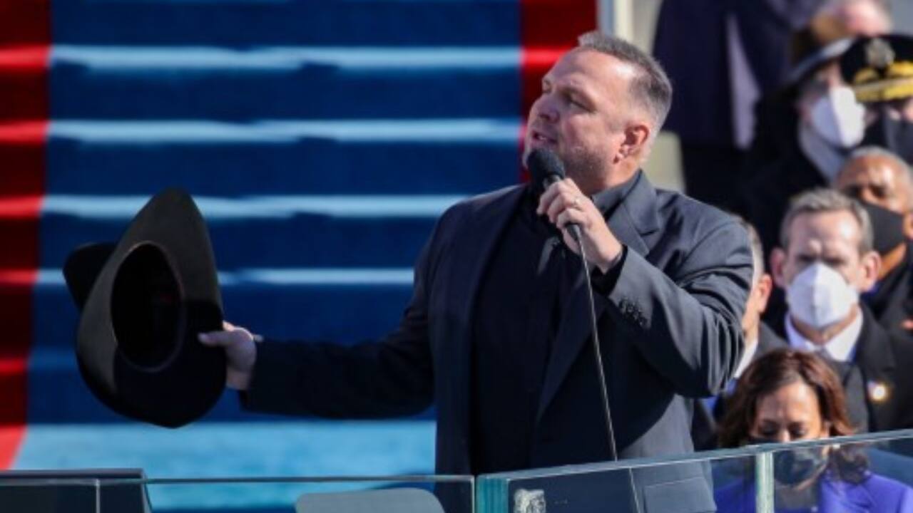 Garth Brooks performs at the inauguration of U.S. President Joe Biden on the West Front of the U.S. Capitol on January 20, 2021 in Washington, DC. During today's inauguration ceremony Joe Biden becomes the 46th president of the United States. (PC-AFP)