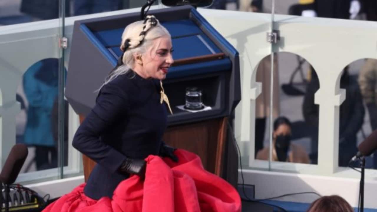Lady Gaga sings the National Anthem at the inauguration of U.S. President-elect Joe Biden on the West Front of the U.S. Capitol on January 20, 2021 in Washington, DC. (PC-AFP)