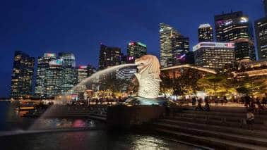2. Singapore with 190 visa-free or visa on arrival destinations.