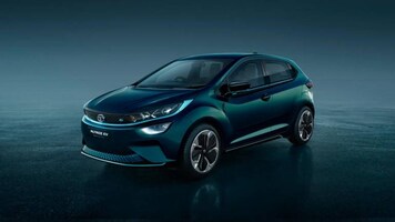 Tata Motors approves issuing performance shares to reward employees Tata Motors approves issuing performance shares to reward employees