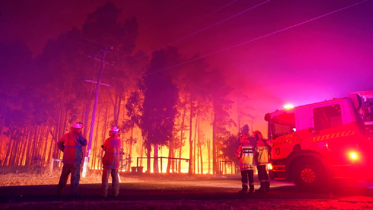 Australia Wildfire Out Of Control Bushfire Destroys More Than 70 Homes