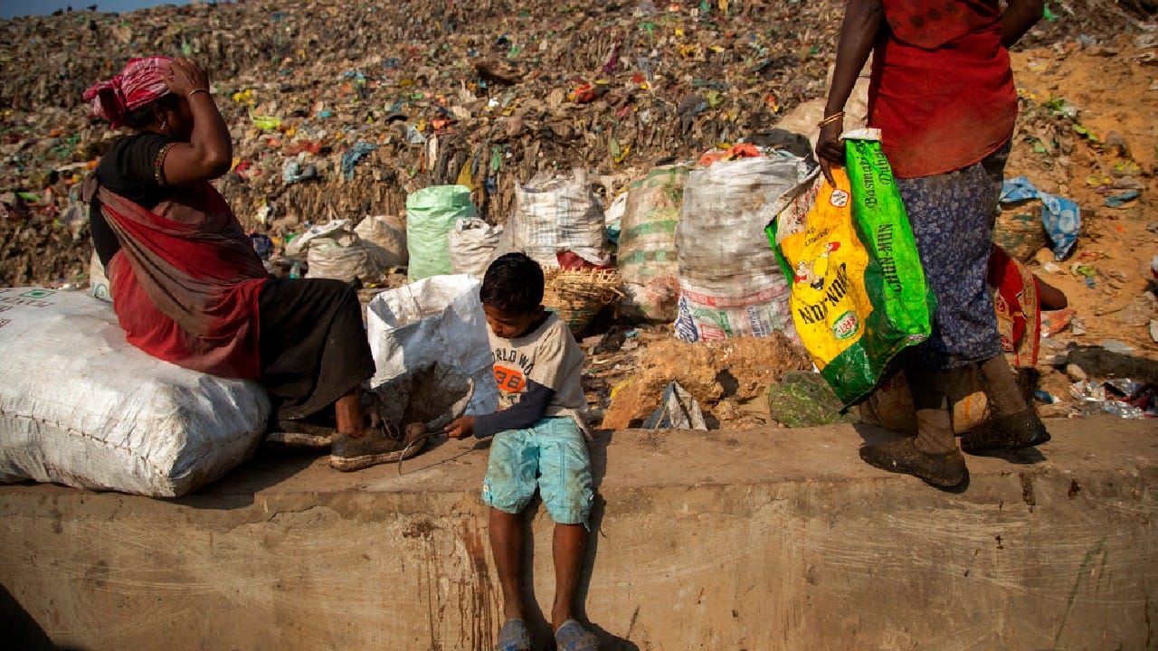 According to a new World Bank Group and U.N. Children’s Fund analysis, an estimated one in six children, or 356 million globally, lived in extreme poverty before the pandemic began — and the number is expected to worsen significantly. (Image: AP)
