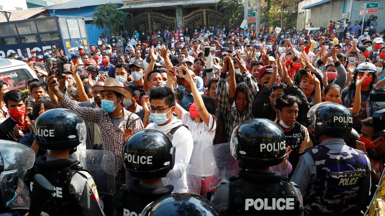 Myanmar Mass Protests Enter Second Week Protesters Military Refuse To Back Off