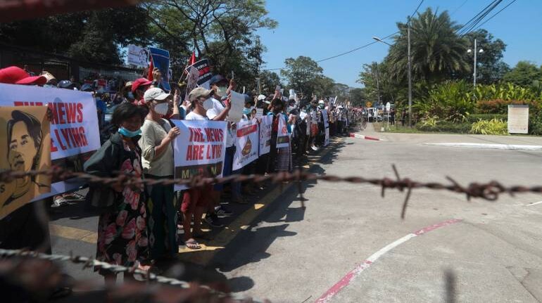 Myanmar Junta Cuts Off Internet Deploys Tanks As Soldiers Fire At Protesters