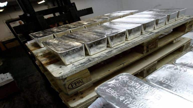 Silver prices to outrun gold, touch Rs 1,21,000 per kg by 2025