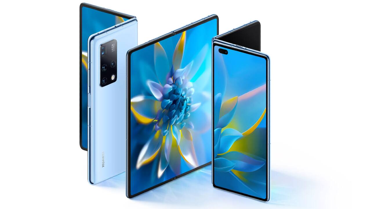 Huawei launched the first foldable smartphone of 2021 in the form of the Mate X2. The Huawei Mate X2 boasts an inward folding design and has a pretty noticeable camera bump, courtesy of its Periscope lens. The Mate X2 features two 90Hz OLED panels, a 50 MP quad-camera setup, and a 5nm Kirin 9000 SoC. The Huawei Mate X2’s price in China is set at CNY 18,000 (Roughly Rs 2,01,900) for the base 256GB model and CNY 19,000 (Roughly Rs 2,13,100) for the 512GB variant. 