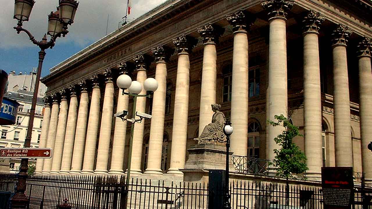 CAC 40  (France) | The index down 0.16 percent to 5580.19 as on February 4 from 5588.96 as of January 04, 2021.