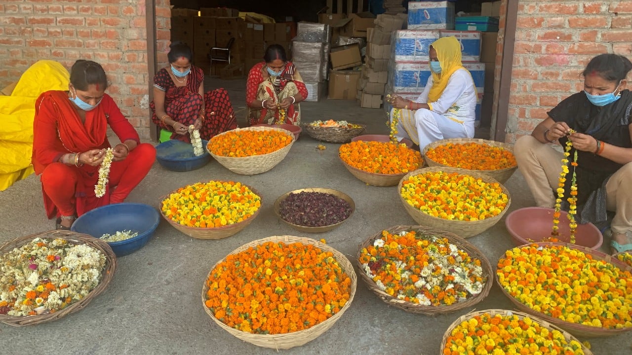 Sitting at plain wooden tables, women in face masks roll a brown paste into thin cylinders - helping to recycle some of the millions of tonnes of flowers that Hindu worshippers throw into the Ganges. They are part of a 100-strong team working for entrepreneur Ankit Agarwal’s Phool.co (flower), removing floral waste from one of the most polluted stretches of India’s holy river in the northern city of Kanpur. (Image: Reuters)