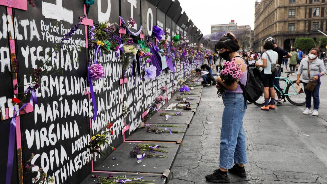 Similar metallic barriers were erected around the nearby orange-domed Fine Arts Palace, including its towering bronze sculptures, as city officials announced plans to deploy police downtown to protect marchers as well as the monuments, including some 2,000 female police officers. (Image: Reuters)