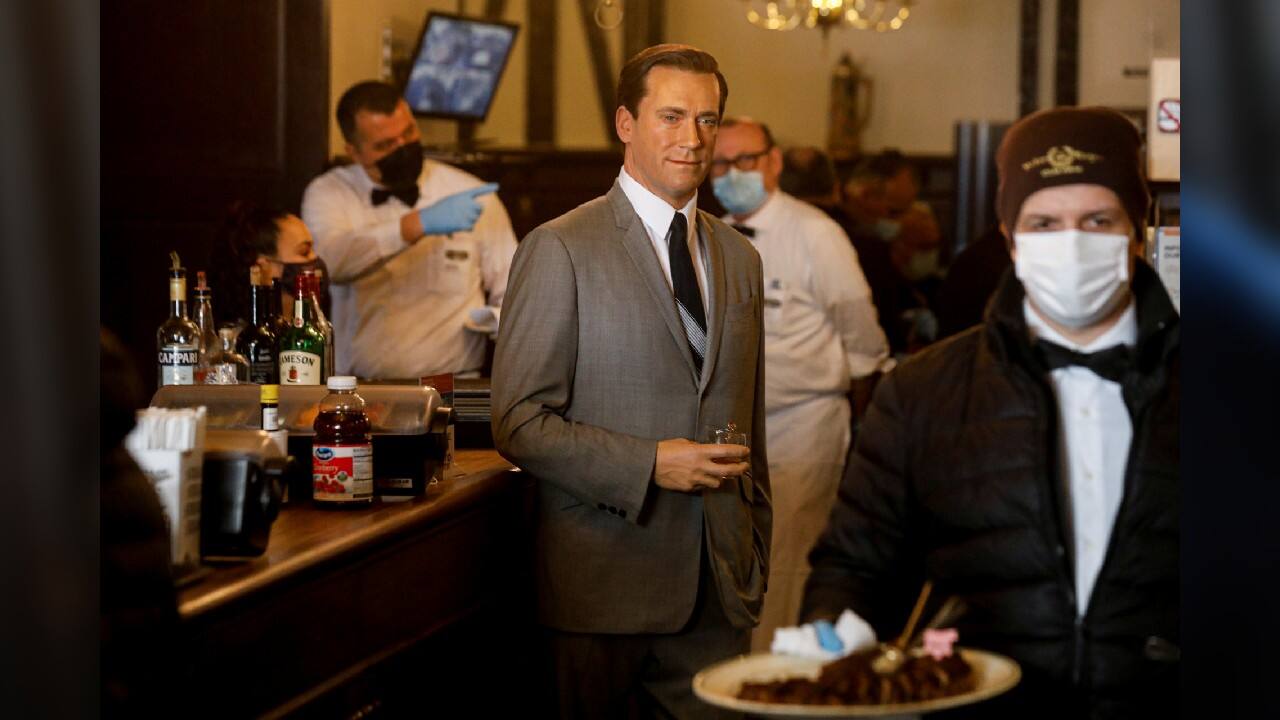 As New York City restaurants reopened indoor dining rooms at 35 percent capacity on February 26, the Peter Luger Steak House and Madame Tussauds New York wax museum joined forces to welcome diners back in a fun way and to enforce social distancing guidelines. (Image: Reuters)