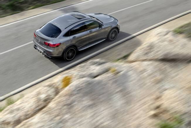 Die neuen Mercedes-AMG GLC 43 4MATIC ModelleThe new Mercedes-AMG GLC 43 4MATIC models: More agile and more distinctive: chocks away for the dynamic duo