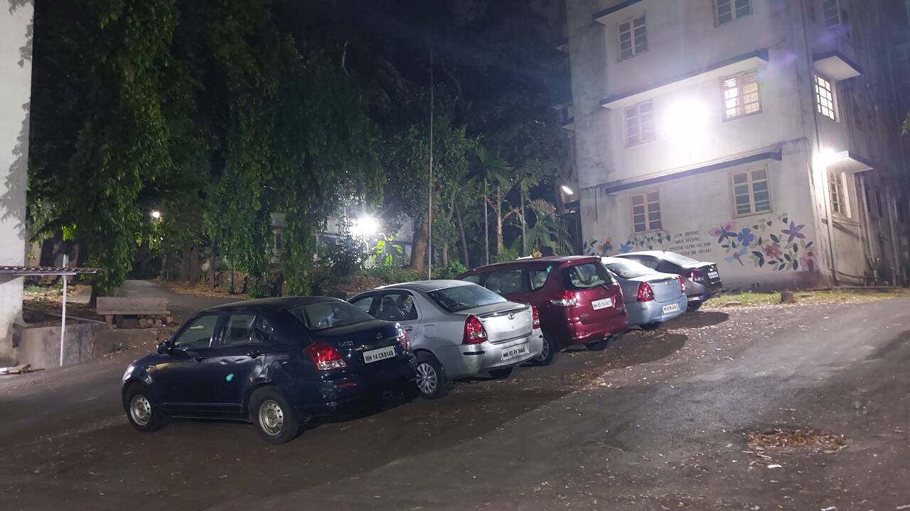 Night mode is decent, but we’ll have to test it in a few more scenarios before passing final judgement. 