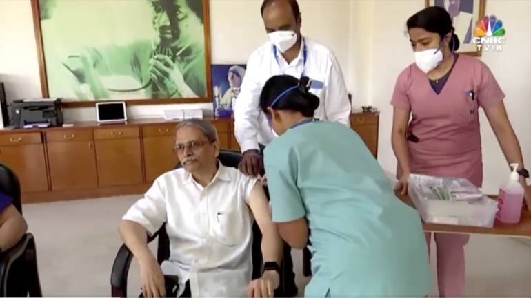 Infosys co-founder Kris Gopalakrishnan took his first dose of COVISHIELD at Narayana Health, Bengaluru on March 1. (Screengrab of video on Twitter/ @CNBCTV18News)
