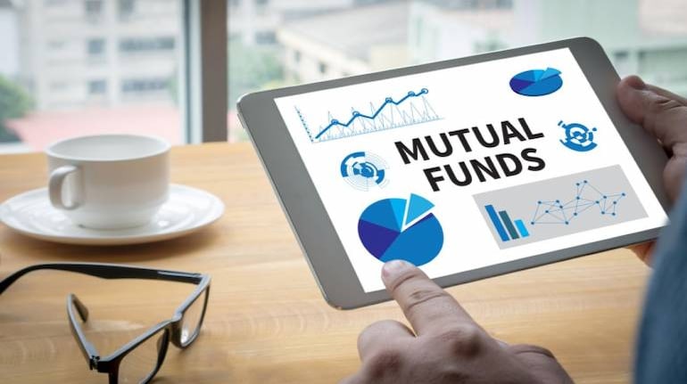 Mutual funds join hands to induct 50,000 more distributors to widen reach