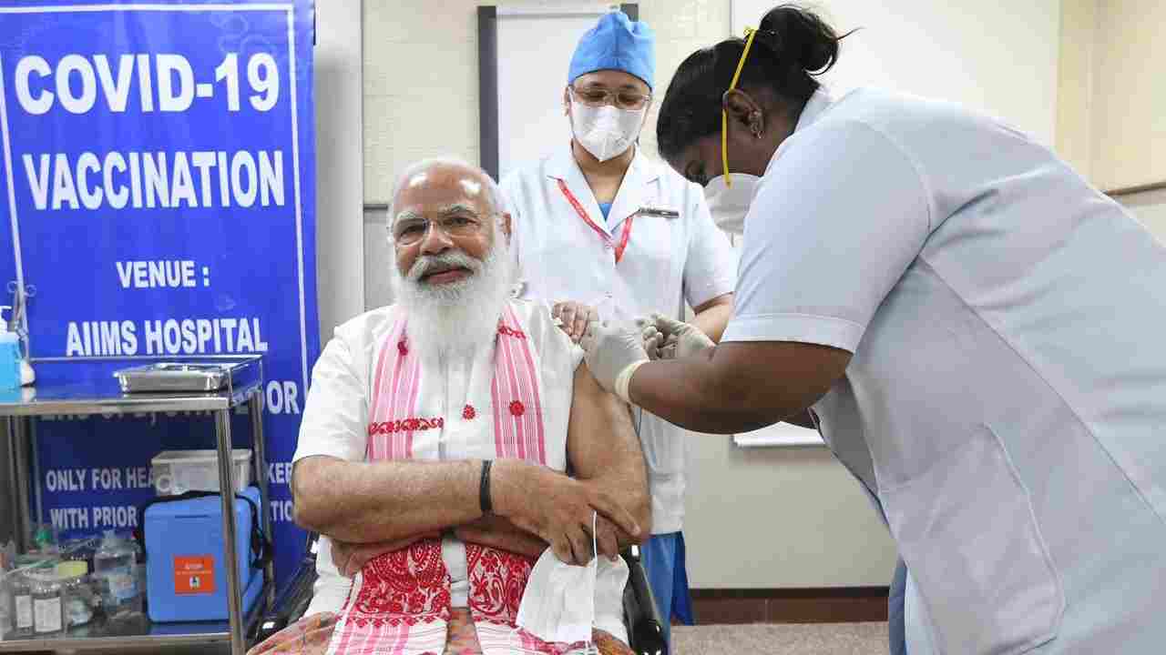 Congratulations pour in as India races past 100-crore-jab milestone