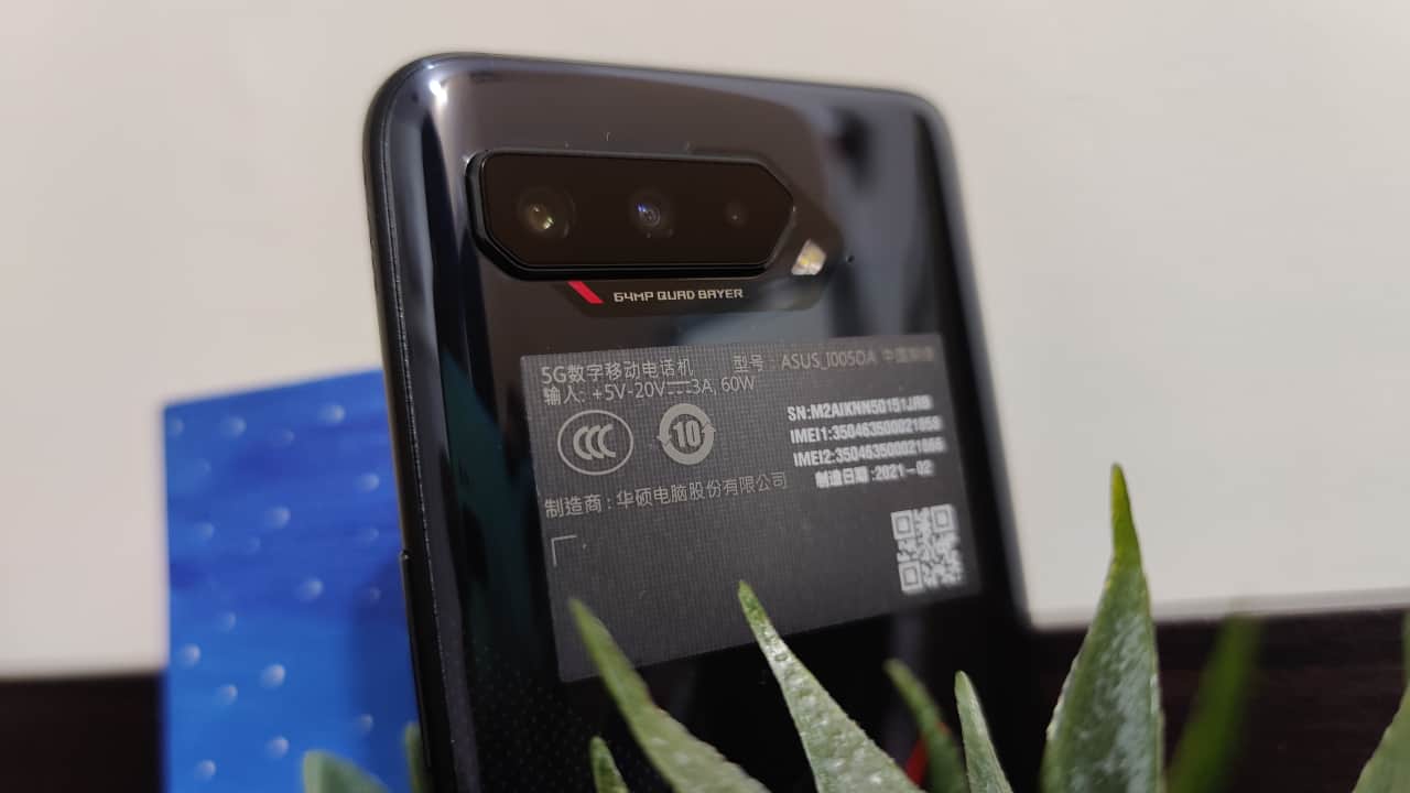 For optics, the ROG Phone 5 has pretty much the same triple-camera setup as its predecessor. There’s a 64 MP Sony IMX686 sensor with an f/1.8 aperture at the helm. The main camera sensor is paired with a 13 MP ultrawide lens and a 5 MP macro camera. On the front, the slim top bezel houses a 24 MP, f/2.45 primary shooter for selfies. The ROG Phone 5 can record 8K video at 30fps and 4K video at up to 60fps. Slow-motion video recording is limited to 480fps in 720p resolution or 240/120fps in 1080p and 120fps in 4K resolution. Since this was a beta unit, we couldn’t quite test out the camera, but we’ll take an in-depth look at the ROG Phone 5’s camera performance in our full review. For optics, the ROG Phone 5 has pretty much the same triple-camera setup as its predecessor. There’s a 64 MP Sony IMX686 sensor with an f/1.8 aperture at the helm. The main camera sensor is paired with a 13 MP ultrawide lens and a 5 MP macro camera. On the front, the slim top bezel houses a 24 MP, f/2.45 primary shooter for selfies. The ROG Phone 5 can record 8K video at 30fps and 4K video at up to 60fps. Slow-motion video recording is limited to 480fps in 720p resolution or 240/120fps in 1080p and 120fps in 4K resolution. Since this was a beta unit, we couldn’t quite test out the camera, but we’ll take an in-depth look at the ROG Phone 5’s camera performance in our full review.