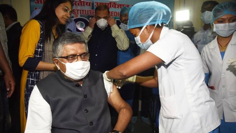 Union Minister Ravi Shankar Prasad got a dose of COVAXIN at AIIMS Patna on March 2. He said he “appreciated the good work done by Doctors, nurses and supporting staff.“ (@rsprasad)