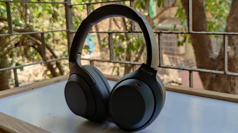 Sony WH-1000XM4 Review: Bringing the heat with comfort, expert ANC and long  battery