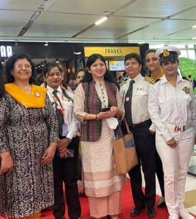 Usha Padhee, centre with industry executives at the launch of flights on Delhi-Bareilly route