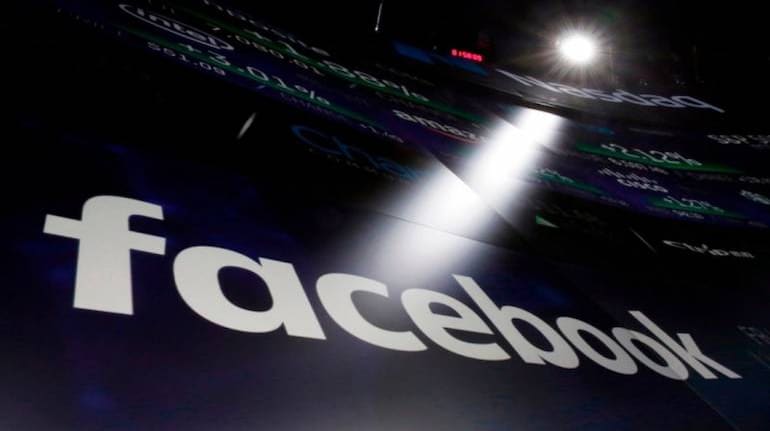 Facebook's new dark mode for iOS devices has a bug, here's how you can fix it Facebook's new dark mode for iOS devices has a bug, here's how you can fix it