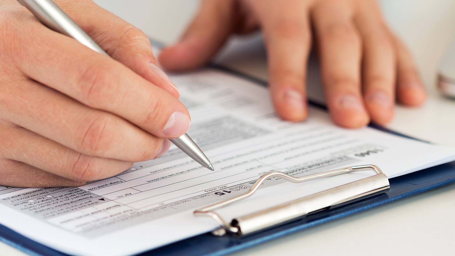 Saral Jeevan Bima: Simple term insurance covers with expensive premiums Saral Jeevan Bima: Simple term insurance covers with expensive premiums