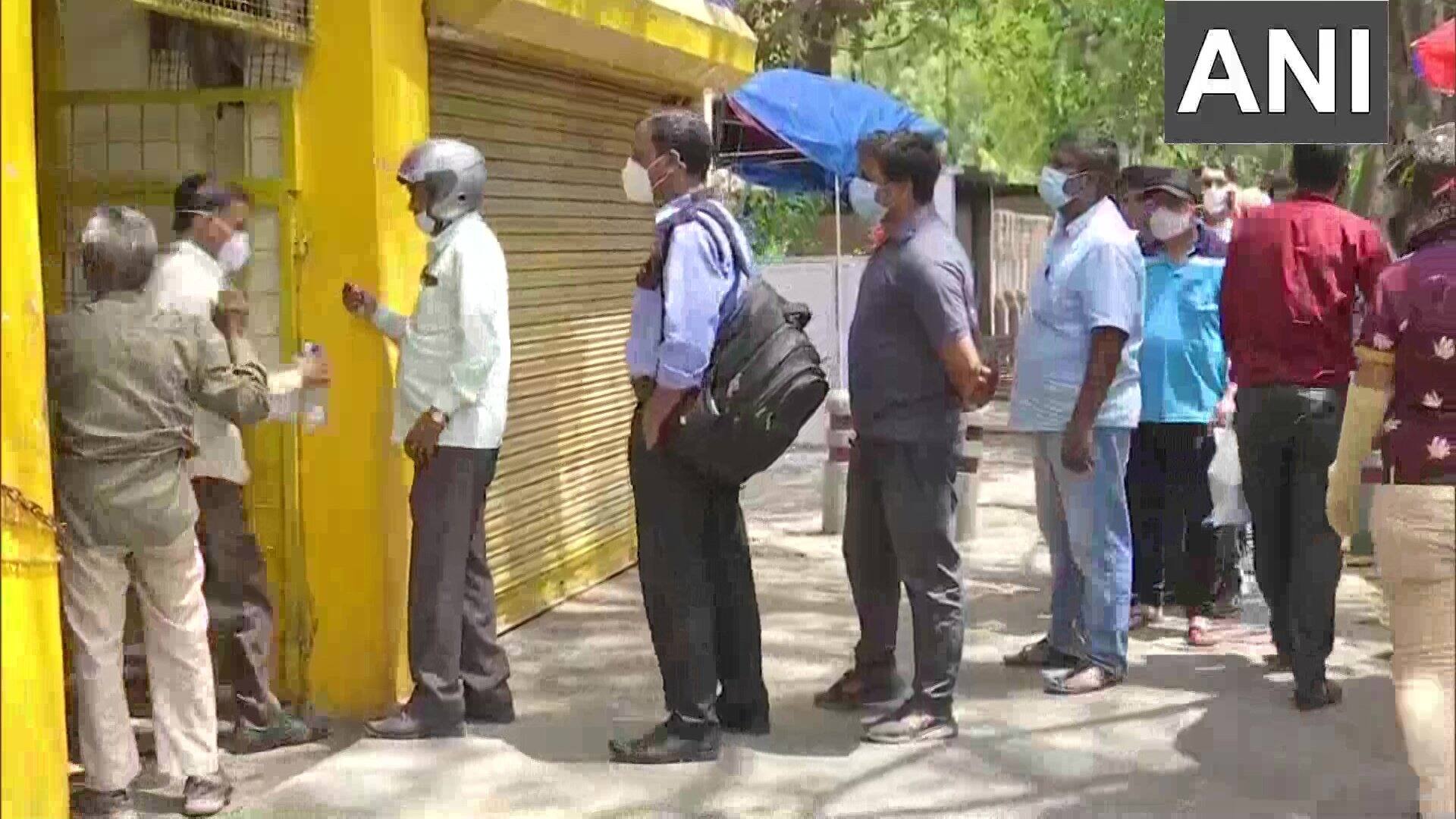 The government has withdrawn from running liquor vends, thus paving the way for the private sector to fully take over liquor retailing in Delhi. The main aim of the policy, Delhi’s deputy chief Manish Sisodia said, is to rectify liquor trading in Delhi and blunt the liquor mafia, which will mean an increase in government revenues. 