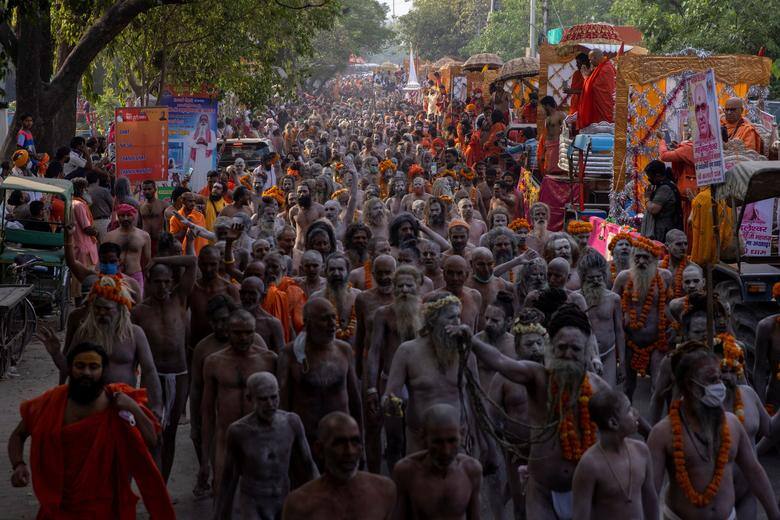 In Pics | Here's How Crowd Gathered At The Kumbh Mela Festival Turned ...