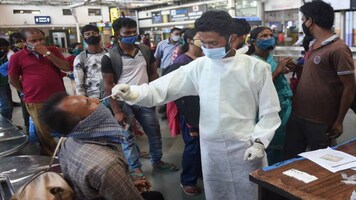 Maharashtra: Coronavirus cases drop below 50,000 after April 5; 572 die Maharashtra: Coronavirus cases drop below 50,000 after April 5; 572 die