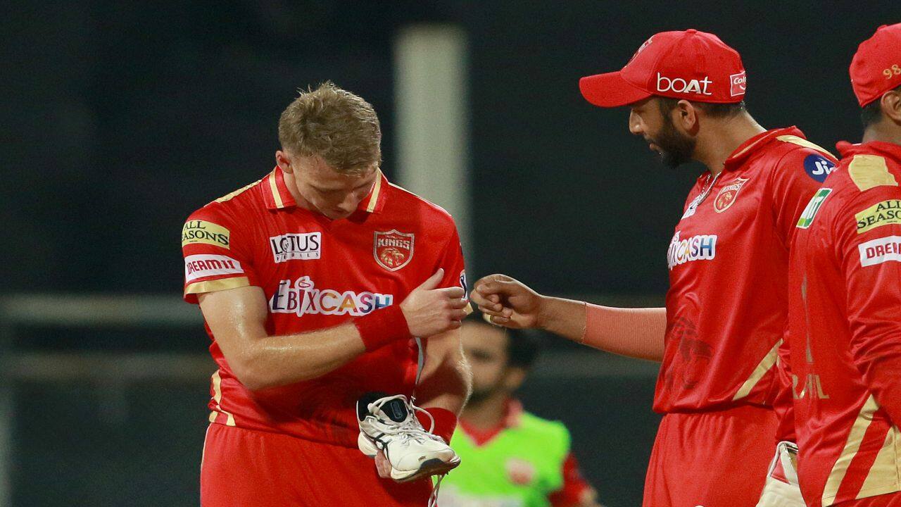 PBKS' Riley Meredith took the wicket of Steve Smith on 9 runs. (Image: Twitter/@IPL, BCCI)