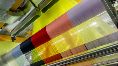 In October 2025, India’s textile and apparel imports into the US fell sharply, with total apparel imports down 28.5%, cotton apparel down 30.6%, cotton sheets plunging 46.6%, and towels declining 17.1%. India also lost market share across most segments, ceding ground to competitors such as Vietnam and Pakistan, while towels were the only category to gain share, largely at China’s expense.