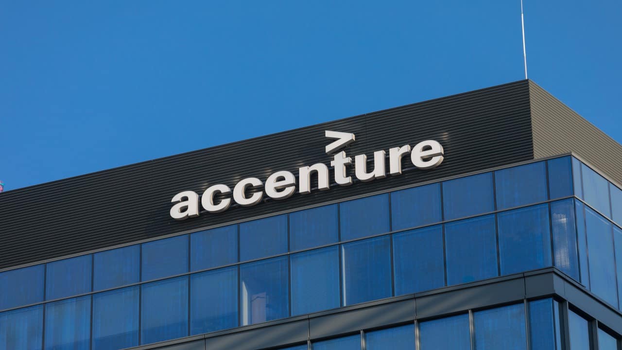 Accenture forecasts third-quarter revenue above estimates
