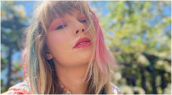 Taylor Swift topped the UK's Official Albums Chart, beating a long-held record by the English rock band 'The Beatles'.
Source: Twitter