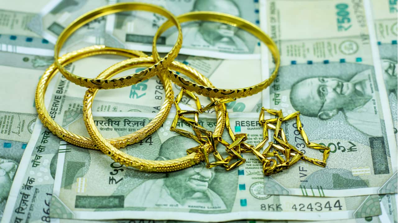 Why are gold prices down despite a good time for gold investments?