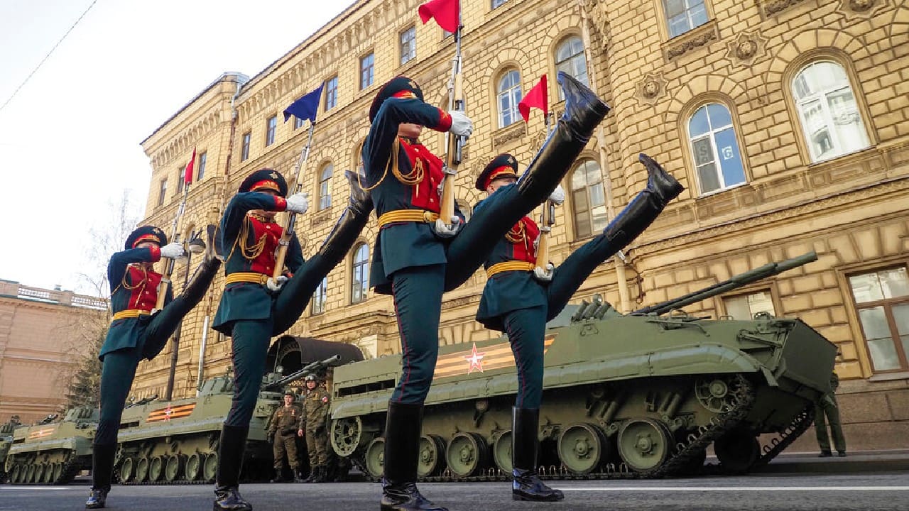 Honour guard soldiers train prior to the Victory Day military parade at Dvortsovaya (Palace) Square in St. Petersburg, Russia, May 9, marking the 76th anniversary of the end of World War II in Europe. (Image: AP/Dmitri Lovetsky)