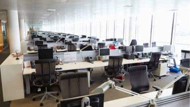 How big is the risk of employee absenteeism for IT services companies?