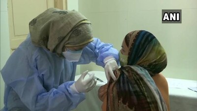 Moneycontrol Pro Panorama | Ironing out the vaccination wrinkles