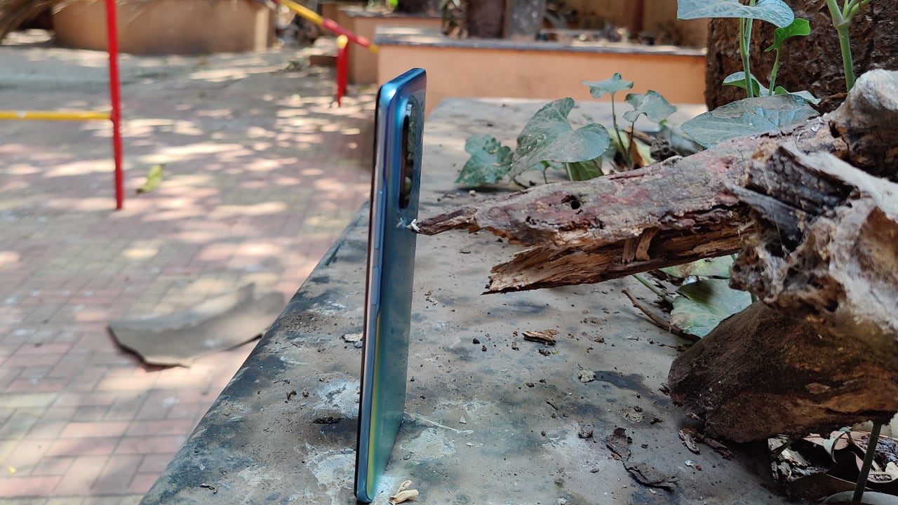 The handset is only 7.8mm thick and weighs 196 grams, making it comfortable to use. I’m surprised that Xiaomi weren’t able to add OIS to the main sensor given the size of this camera module, but that’s a story for another day. Additionally, the Mi 11X Pro features a power button and volume rocker on the right. There’s nothing on the left, while the SIM tray, USB Type-C port, and loudspeaker are all at the bottom. You also get a rubber seal around the SIM tray, while the phone is IP53 rated for dust and splash resistance. The phone also has speaker holes on the top. Overall, the Mi 11X Pro looks classy even if it doesn’t feel that way. 