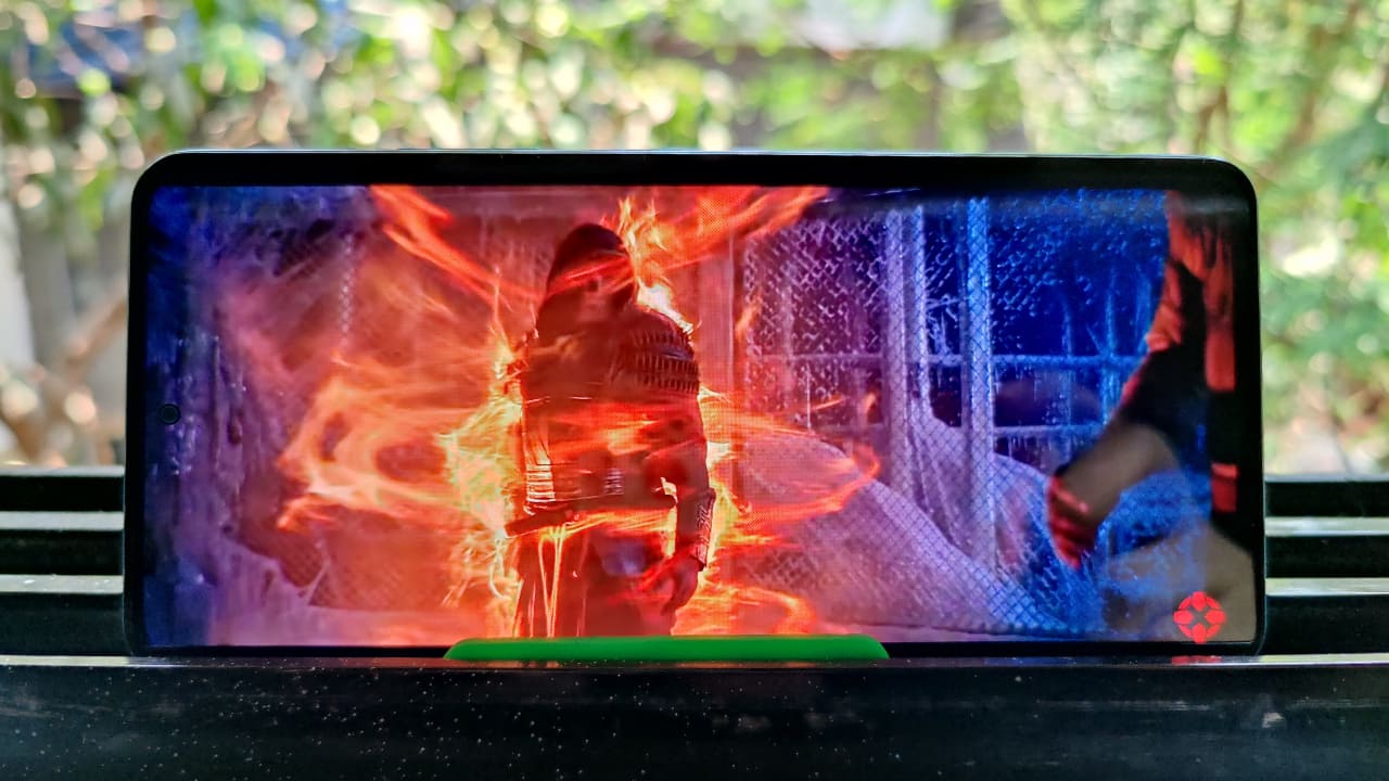 The display is one of the most important highlights of the Mi 11X Pro. The phone sports a 6.67-inch FHD+ Super AMOLED display with a 395 ppi pixel density. The Mi 11X Pro boasts a 120Hz refresh rate and up to a 360Hz touch sampling rate. The screen supports HDR10+ and MEMC technology and has also garnered an A+ rating by DisplayMate. This is arguably one of the best displays on a smartphone under Rs 40,000 and can even keep pace with top-end flagships. 