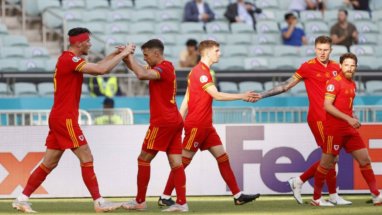 Euro Kieffer Moore Come From Behind Goal Helps Wales Secure A Draw Against Switzerland