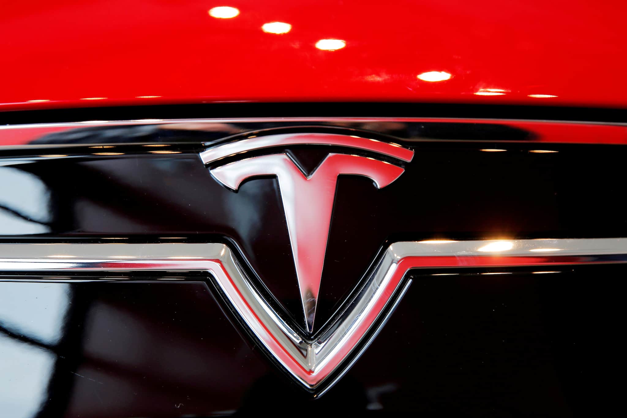 Tesla recalls 130,000 vehicles in US on touchscreen display malfunction