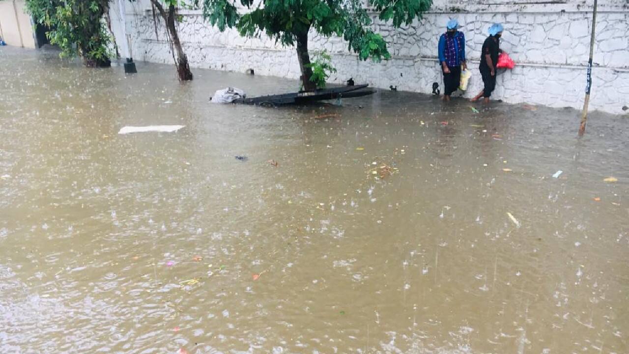 Waterlogging in several parts of Mumbai as heavy rainfall lashed city