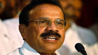 Sadananda Gowda resigns as Union minister