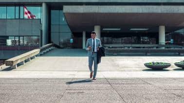 Corporate US broadens pay rises in face of galloping inflation