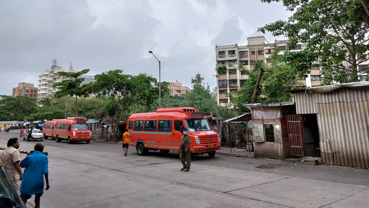 The 16 MP selfie shooter takes good shots so long as you have enough light. The phone can also capture 4K video at 30fps and 1080p at 60fps. The main rear camera offers decent stabilization with good video quality but it fails to deliver in low light. 