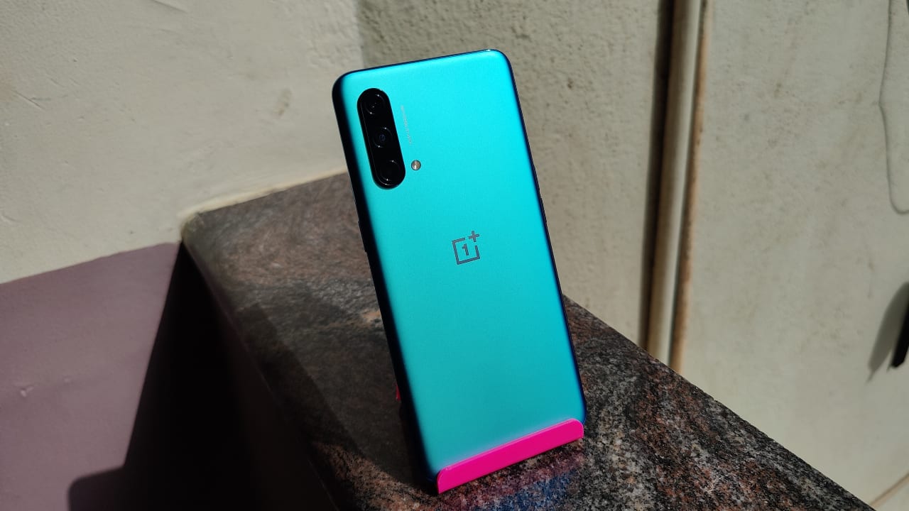 The OnePlus Nord CE 5G is a solid 5G phone that won’t break the bank. The phone offers good performance, lasting battery life, fast charging, a fast yet vibrant display, and more-than decent camera quality. OnePlus has opted for a more balanced approach with the Nord CE 5G, while the software comes as the cherry on top. And while the build quality doesn’t feel premium, OnePlus has found sense in simplicity with the design. All of which, make the OnePlus Nord CE 5G one of the best smartphones under Rs 25,000. We’ll take a deep dive into the Nord CE’s specs in our full review, but it most certainly checks all the right boxes. 