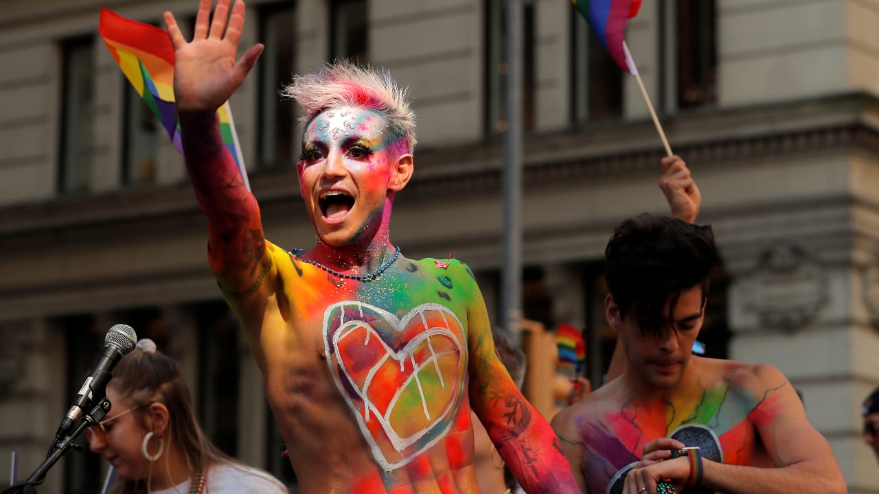 nyc gay pride 2019 body painting