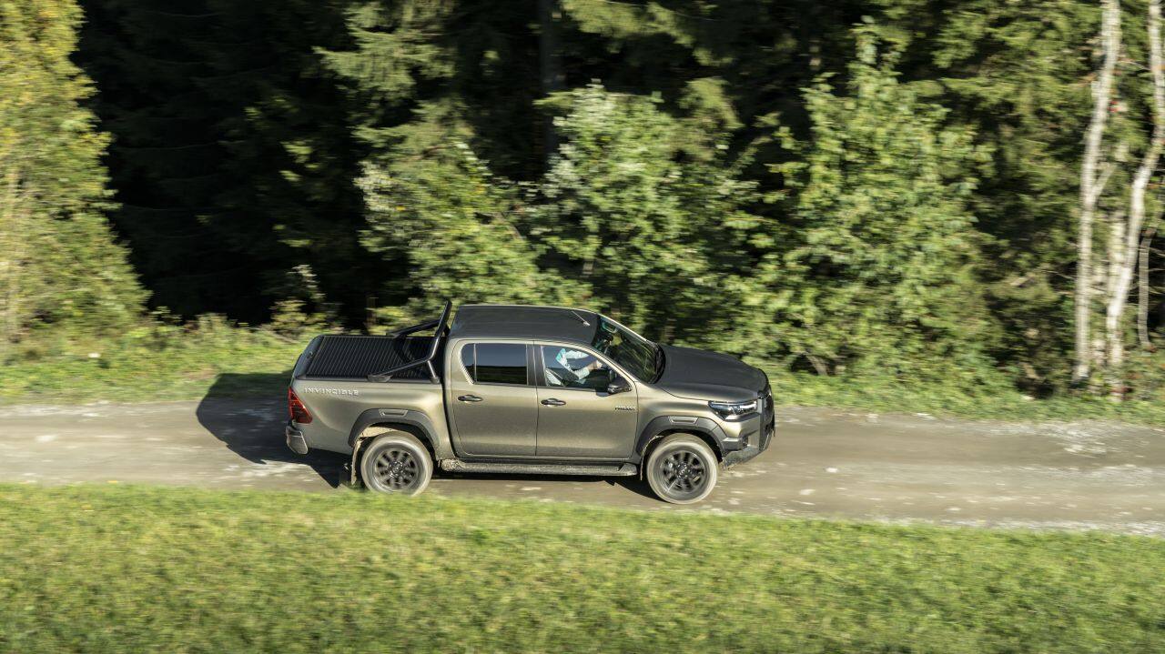 Interiors, like we mentioned above, will most likely be shared with the Crysta and Fortuner. This will help keep pricing low while still adding a decent amount of premium-ness to the truck. (Image source: Toyota)